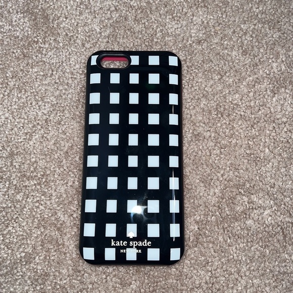 Kate Spade Gingham Black and White Apple I Phone 6 Charging Case - Picture 3 of 6